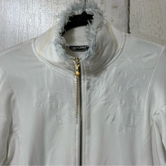 Ecko Unlimited Vintage Women's White and Blue Jean Jacket - Picture 3 of 15